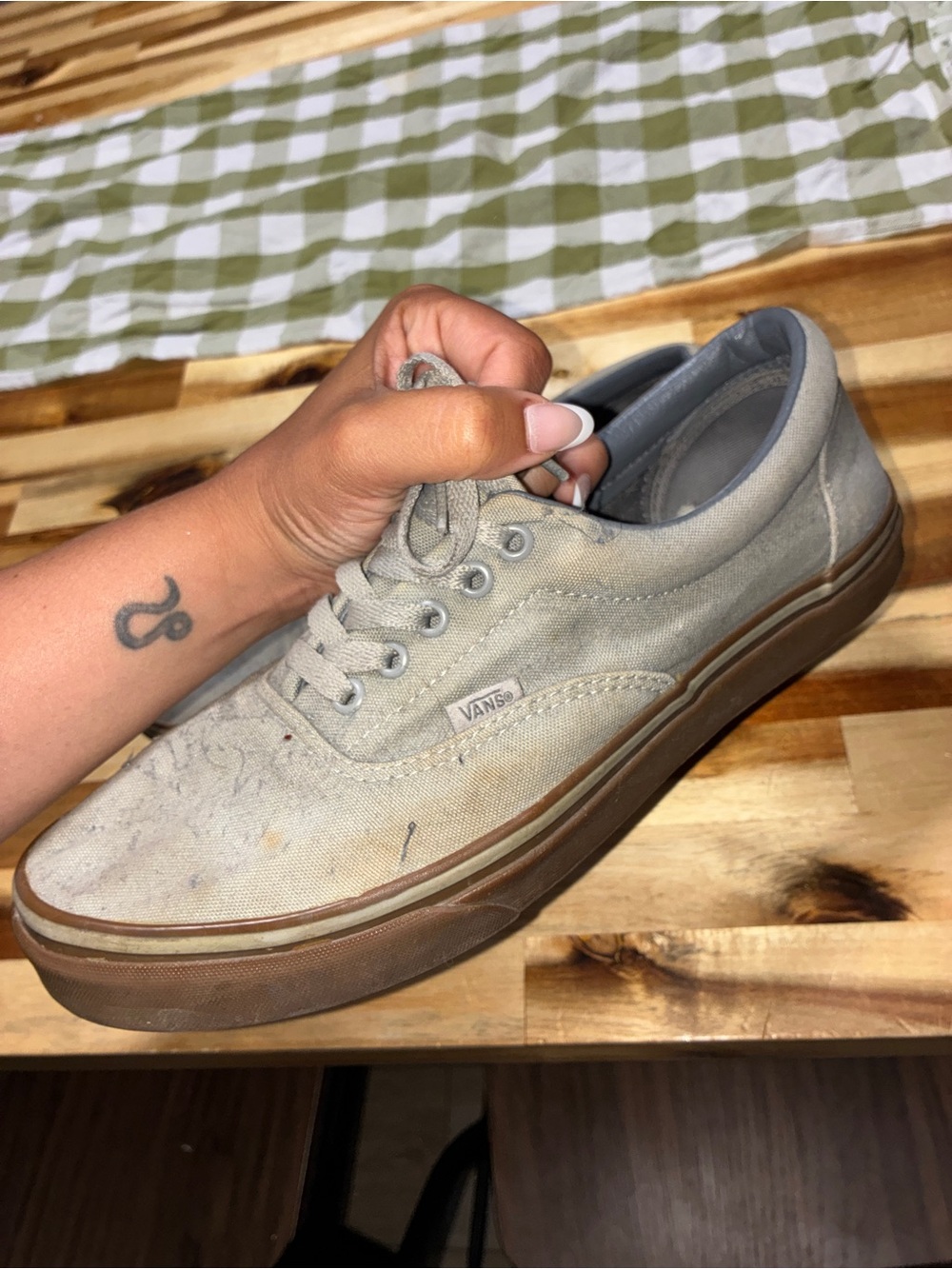 Vans Men’s Classic Low-Top Canvas Sneaker - Beige